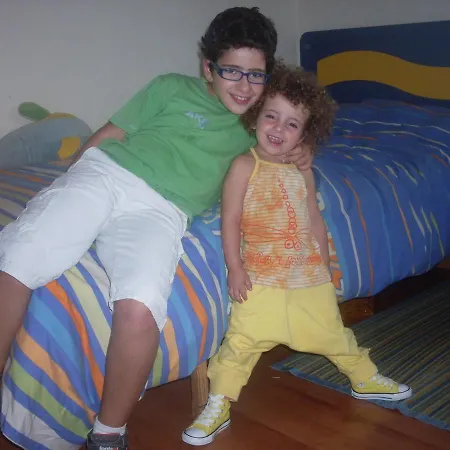 Lar Cuche *
