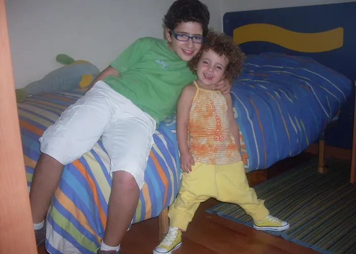 Lar Cuche *